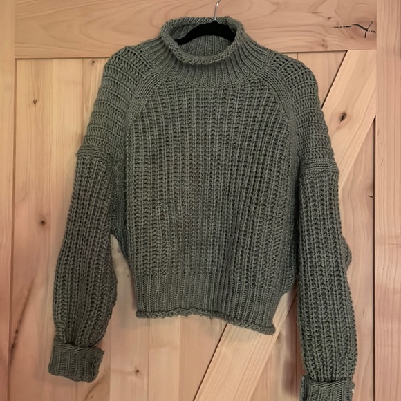H&M Sweaters - H&M crop sweater size M